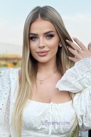 222823 - Ill�na Age: 23 - Ukraine